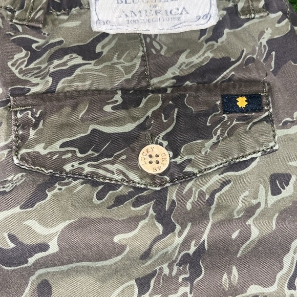 Lucky Brand Cargo Camouflage Shorts - Picture 5 of 5